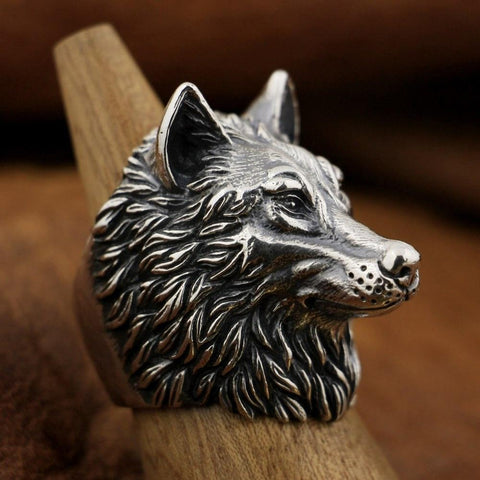 Image of New Wolf 925 Sterling Silver Ring side view from Almas Collections